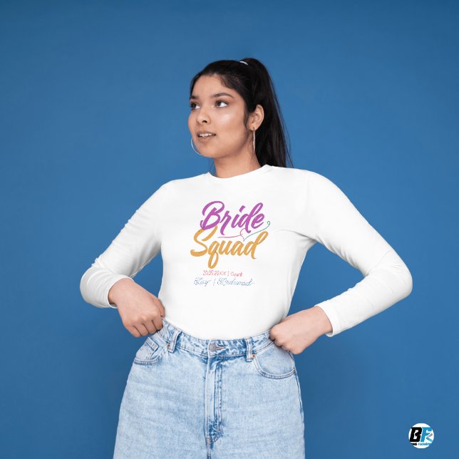 Retro 70er Bride Squad Bridesmaid Name Bachelorett T-Shirt (Von Creator hochgeladen)