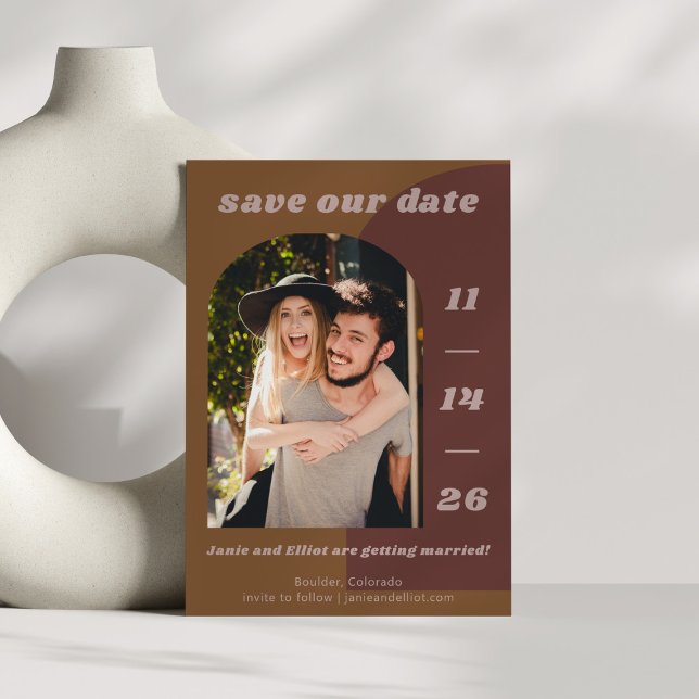 Retro 70er Brown Geometric Couple Two Foto Wedding Save The Date (Von Creator hochgeladen)