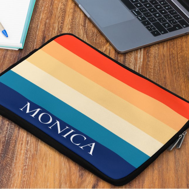 Retro 70er Streifen Modern Template Monogramm Laptopschutzhülle (Von Creator hochgeladen)