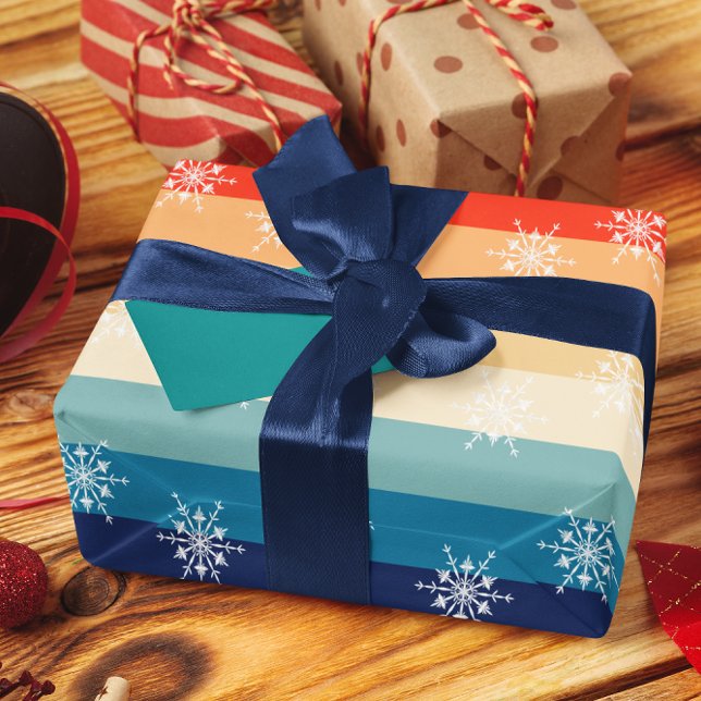 Retro 70er Stripes Snowflake Weihnachten Geschenkpapier (Von Creator hochgeladen)