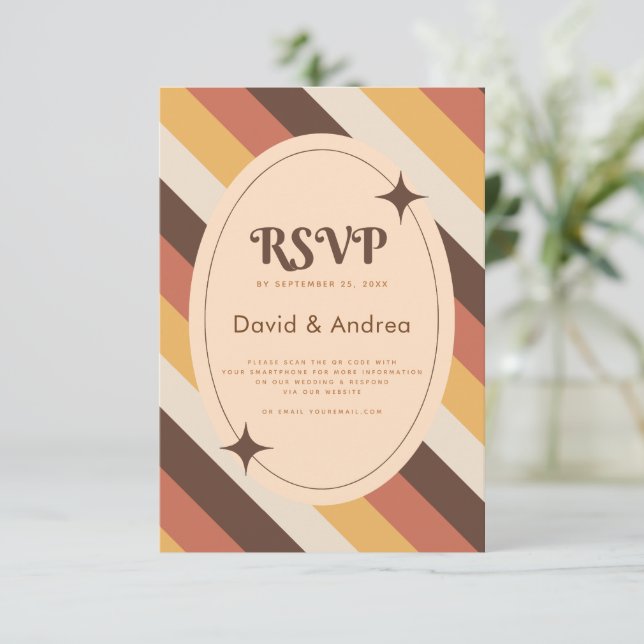 Retro 70er Typografy Stripes QR Code Wedding RSVP (Stehend Vorderseite)