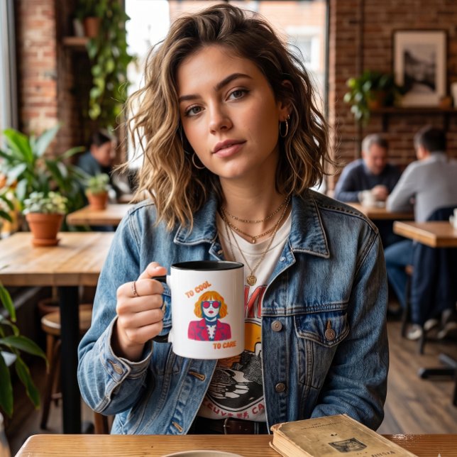 Retro 80er Synthwave Mädchen "Zu cool, um sich zu  Kaffeetasse (Von Creator hochgeladen)