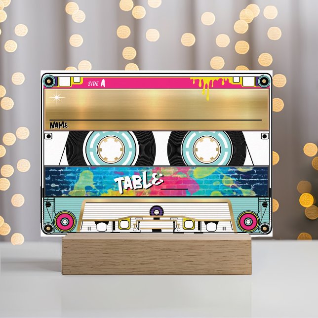 Retro 80's 90er Hip Hop Gold Cassette Tape Wedding Platzkarte (Unique retro 80's 90's hip hop music colorful graffiti gold cassette tape wedding table place card)
