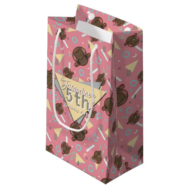 Retro 80's Pink Baby Hippo Geburtstag Kleine Geschenktüte (Vorderseite Schrägansicht)