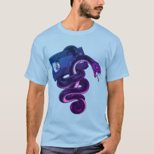 Retro 90er Jahre Schlange um VHS-Kassette gewickel T-Shirt