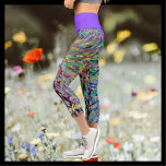 Retro Abstrakt Floral Lila Gelb Name Capri Leggings<br><div class="desc">Diese einzigartigen FUN-Muster capri-Leggings sind mit unserem originalen Retro-abstrakten Foto mit Blumenmuster in lila, gelb und blau, mit lila Taillenband und gelbem Namen in großer Schrift Typografie dekoriert. Name ist in der Nähe von unten Verlassen Leg, leicht personalisiert. "Mode-Fitness und Fitness-Kleidung". Alle Rechte vorbehalten © 2021 Alan & Marcia Socolik....</div>