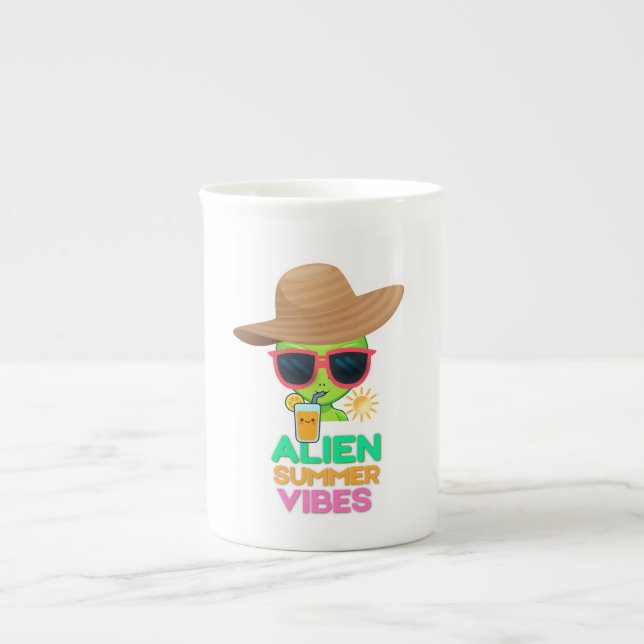 Retro-Alien-Sommerstrand-Vibes Prozellantasse (Vorderseite)