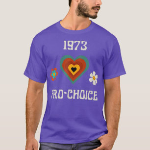 Retro and Groovy Feminism Pro Choice Frauenrechte T-Shirt