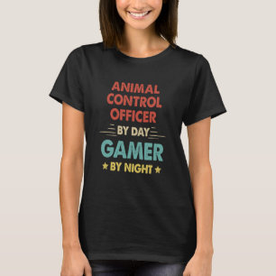 Retro Animal Kontrolle Officer by Day Gamer by Nig T-Shirt