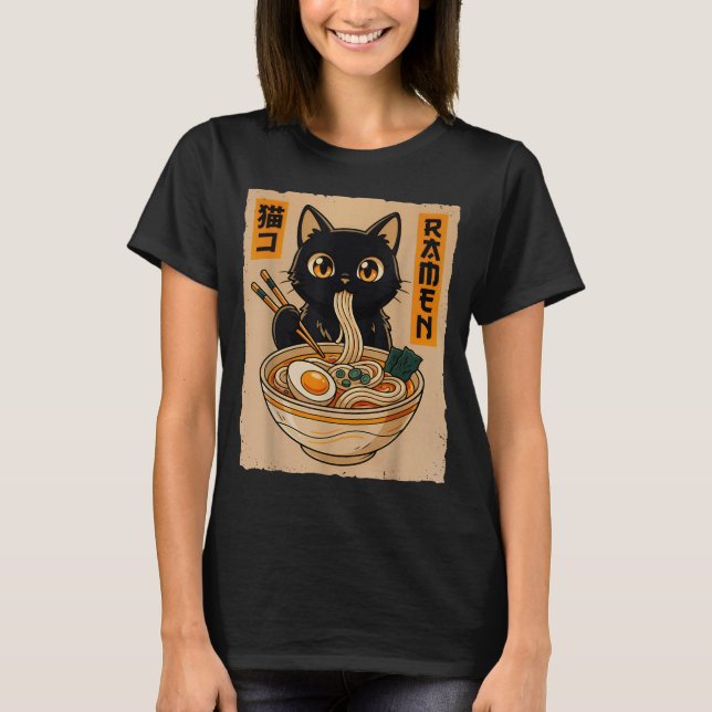 Retro Anime Kawaii Black Cat Eating Ramen Noodles  T-Shirt (Vorderseite)