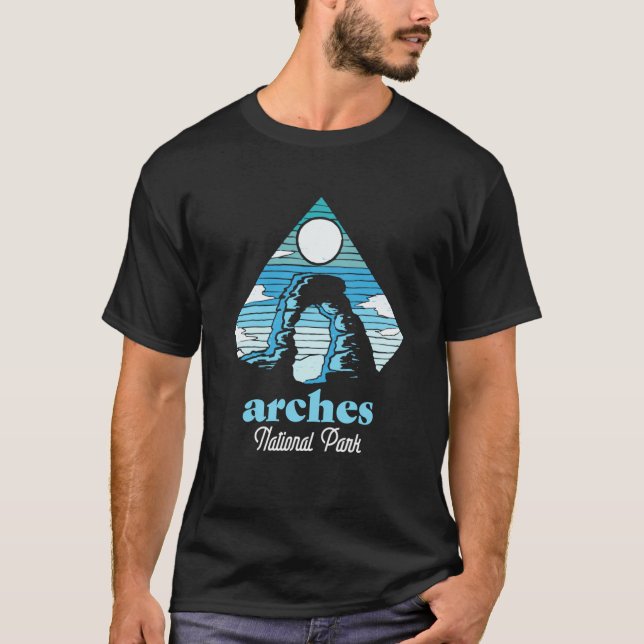 Retro Arches National Park Artistic Graphic Hoodie T-Shirt (Vorderseite)