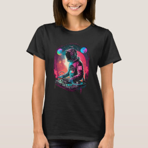 Retro Astronaut DJ, DJing in Space, EDM Cool Graph T-Shirt