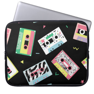 Retro-Audiokassetten, 80er-Jahre-Muster. Laptopschutzhülle