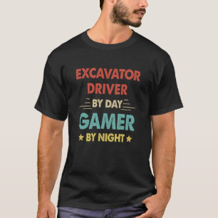Retro-Baggerfahrer bei TagesGamer bei Nacht T-Shirt