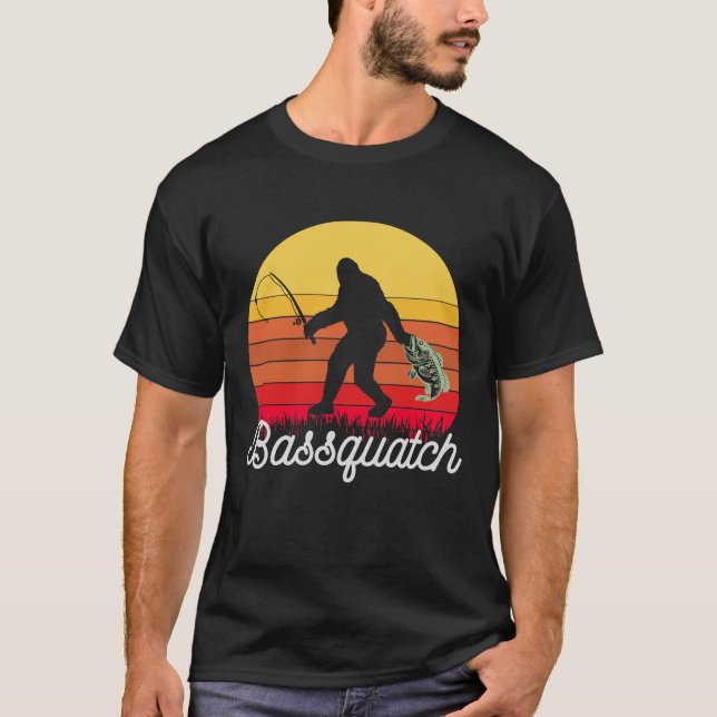 Retro Bassquatch Bigfoot Fischen T-Shirt (Vorderseite)