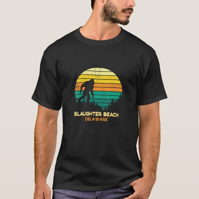 Retro Bayou Slaughter Beach Delaware Bigfoot Soul T-Shirt (Vorderseite)