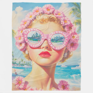 Retro Beach Girl mit Blumenbrille Fleecedecke