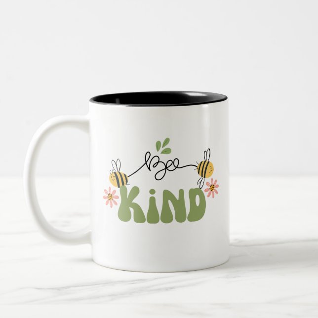Retro "Bee Kind" Tasse, tolle Geschenke Zweifarbige Tasse (Links)