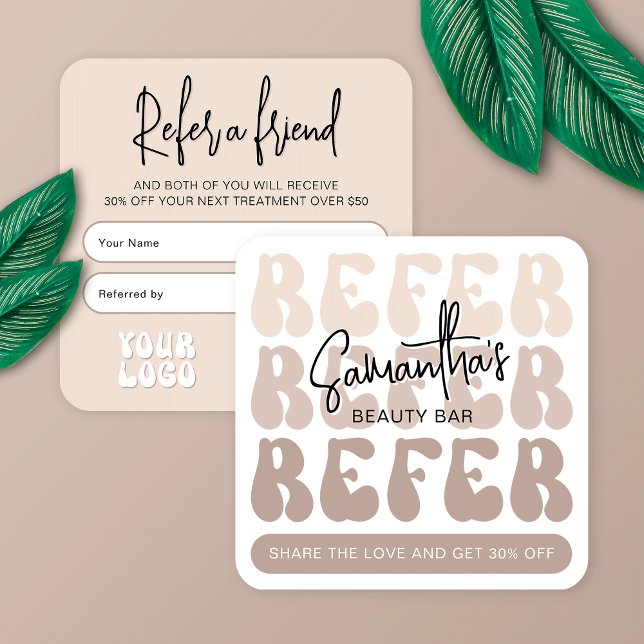 Retro Beige Refer a Friend Modern Logo Lash Salon Empfehlungskarte (Impress your clients with this modern referral card design featuring retro groovy fonts)