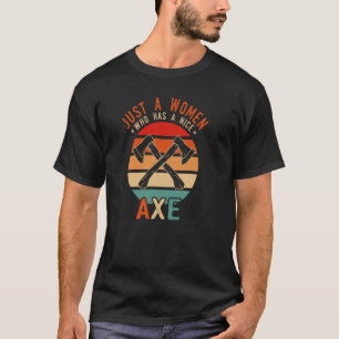 Retro-Bier & AX-Throwing, was schief gehen könnte  T-Shirt