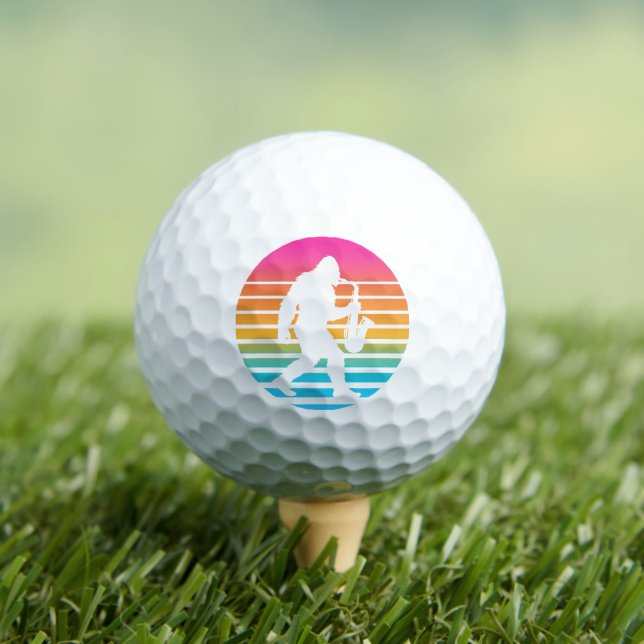 Retro-Bigfoot-Saxophon-Sonnenuntergangs-Design Golfball (Insitu T-Shirt)