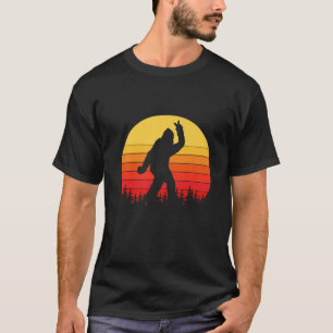 Retro Bigfoot Surfer glauben Typ T-Shirt
