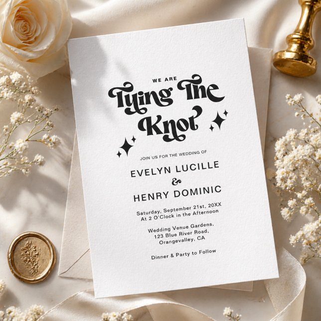 Retro Black and White Groovy Bold Script Wedding Einladung (Von Creator hochgeladen)