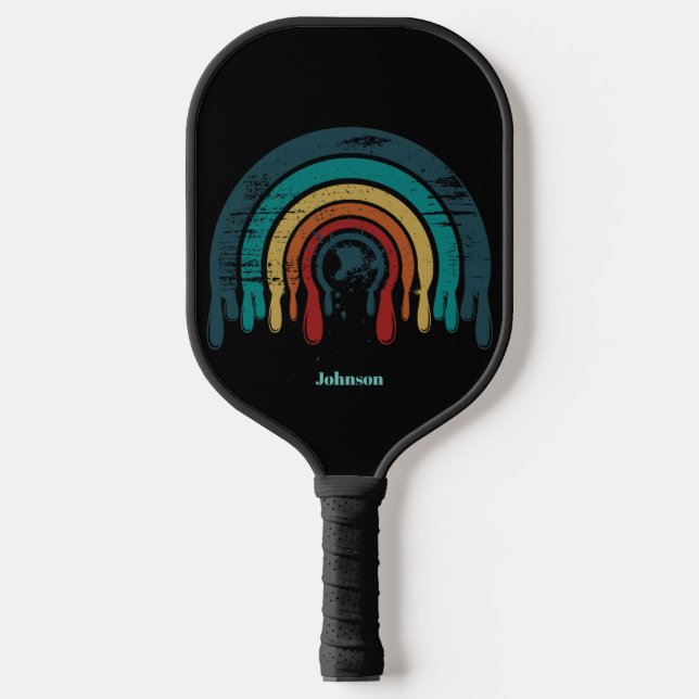 Retro Black Rainbow Monogramm Pickleball Schläger (Vorderseite)