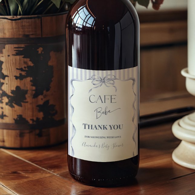 Retro Blue Bow Cafe Bebe Boy Coffee Baby Shower Weinetikett (Von Creator hochgeladen)
