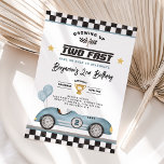 Retro Blue Two Fast Race Car Boy 2. Geburtstag Einladung<br><div class="desc">Rev deine Motoren und rück dich mit unserer "Two Fast" 2. Geburtstagseinladung für ein turbogeladenes Fest vor! Diese Einladung ist so konzipiert, dass sie den Geist der Schnelligkeit und der Begeisterung einfängt. Sie präsentiert ein Retro-staubiges blaues Rennauto, Rennflaggen und moderne Typografie und schafft so eine spannende Atmosphäre für den besonderen...</div>