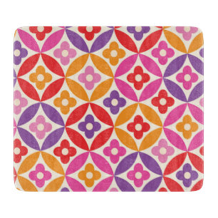 Retro-Blume auf dem Muster des Mittelzentrums Schneidebrett