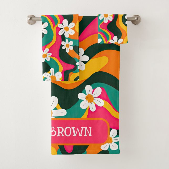 Retro-Blume Farbiges 70er-Muster mit Name Badhandtuch Set (Insitu)