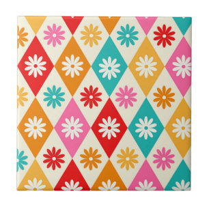 Retro-Blumen auf mittelalterlichen Harlekin-Diaman Fliese