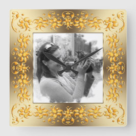 Retro Blumenrahmen. Ihr Foto. Quadratische Wanduhr