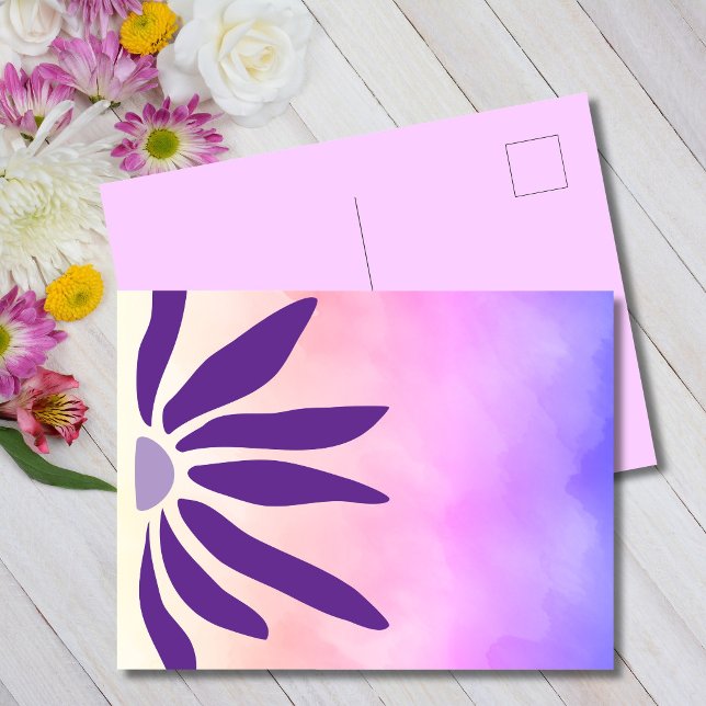 Retro-Blütenmuster lila geometrisch Mod-Blume Postkarte (Dreamy watercolor meets bold geometric bloom.)