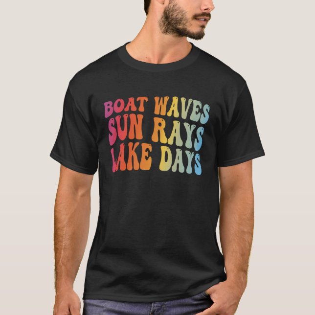 Retro Boat Waves Sun Rays Lake Days Sailing Boat L T-Shirt (Vorderseite)