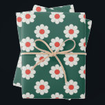 Retro Boho Daisy Holiday Gift Geschenkpapier Set<br><div class="desc">Ein Retro-Disy-Geschenkpapier mit einem Mod-Disy-Muster in einer schönen und grafischen Urlaubspalette. Ideal,  um Weihnachtsgeschenke zu verpacken,  um sie an Freunde und Familie zu geben oder sie unter den Weihnachtsbaum in dieser Saison zu platzieren.</div>
