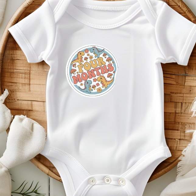Retro Boho Dinosaur Baby Four Months Milestone Runder Aufkleber (Von Creator hochgeladen)