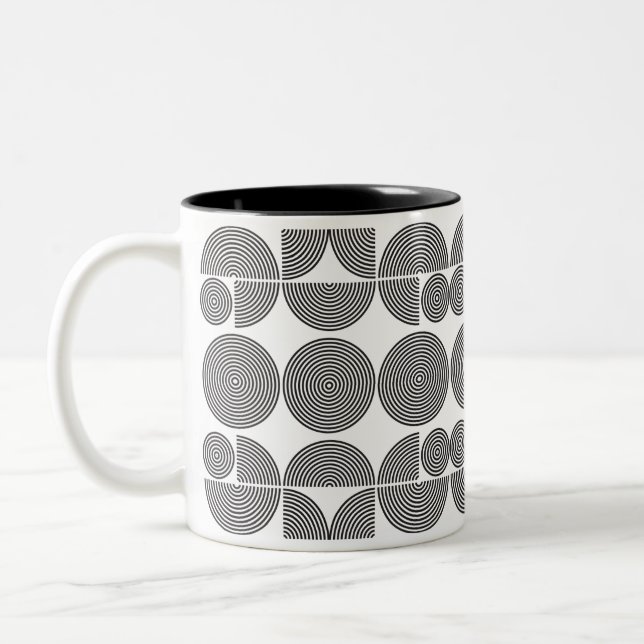 Retro-Boho Stil moderne schwarz geometrische Muste Zweifarbige Tasse (Links)