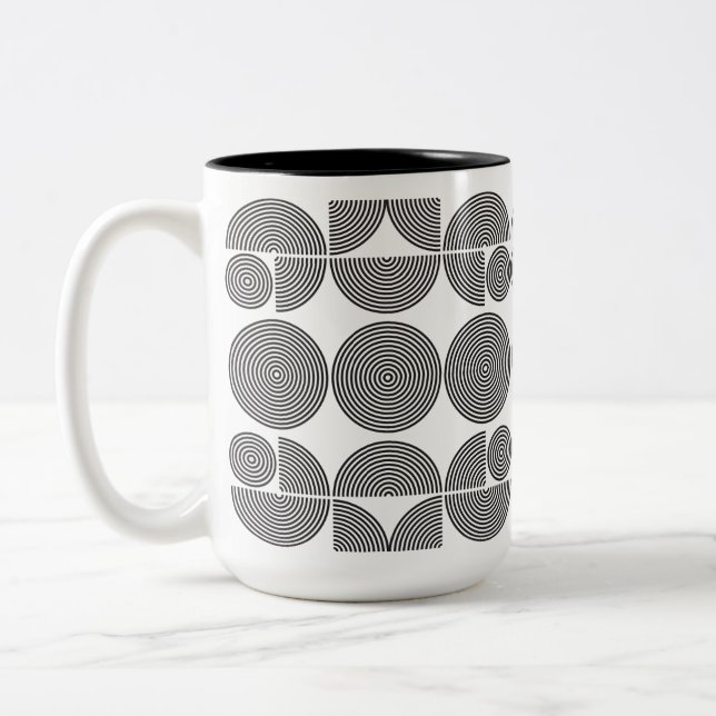 Retro-Boho Stil moderne schwarz geometrische Muste Zweifarbige Tasse (Links)