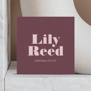 Retro Bold Minimalistisch Mauve Quadratische Visitenkarte