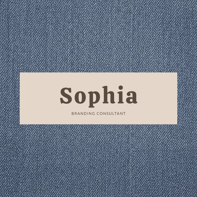 Retro Bold Serif Simple Beige Brown Namensschild (Von Creator hochgeladen)