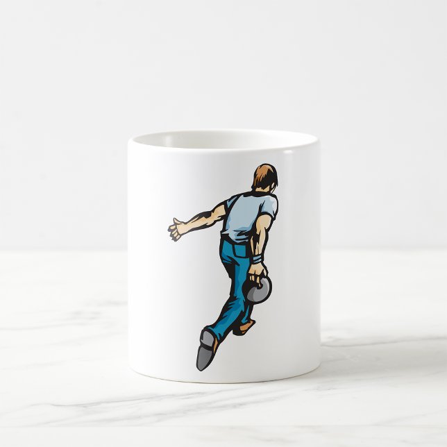 Retro-Bowling-Spieler wirft Ball Kaffeetasse (Von Creator hochgeladen)