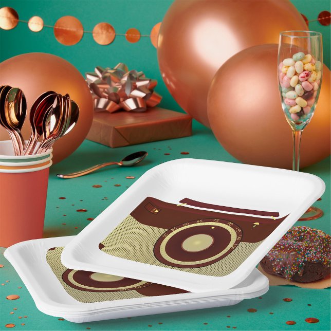 Retro Brawn and Gold Antiquitätenradio Pappteller (Von Creator hochgeladen)