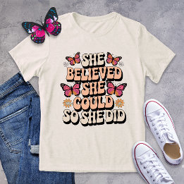 Retro Butterfly Empowerment T-Shirt - Sie glaubt Tri-Blend Shirt