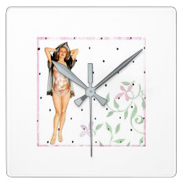 Retro Button Up Girl Wall Uhr