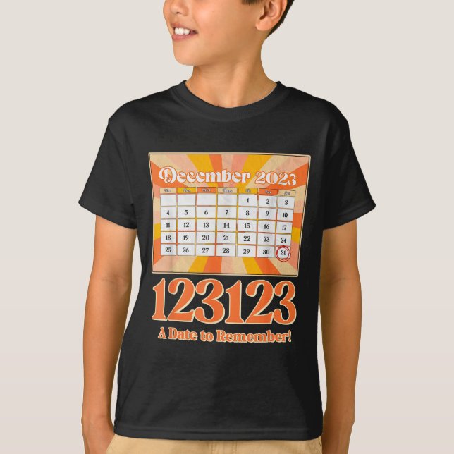 Retro Calendar_ Remember New Year's Eve 2023-24  T-Shirt (Vorderseite)