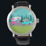 Retro-Camper / Anhänger und Fahrzeugüberwachung Armbanduhr<br><div class="desc">Dieser Retro Camper / Trailer und Car Watch verfügt über einen modernen, minimalistischen Cartoon, der Mitte des Jahrhunderts zeichne, um Sie auf die offene Straße verlassen. Dieses Design ist eine Hommage an die 1950er Jahre und bietet ein Vintages türkisfarbenes Auto mit weißem Oberteil, das einen kitschigen Trailer zu seinem Endziel...</div>