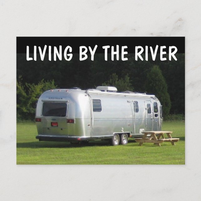 RETRO CAMPER FUNNY LIVING BY THE RIVER POSTCARDS POSTKARTE (Vorderseite)