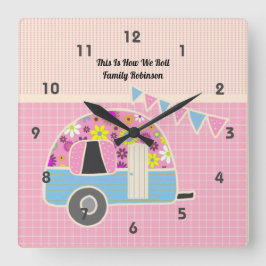 Retro Campervan Pink Blue Hipster Shabby Chic Quadratische Wanduhr